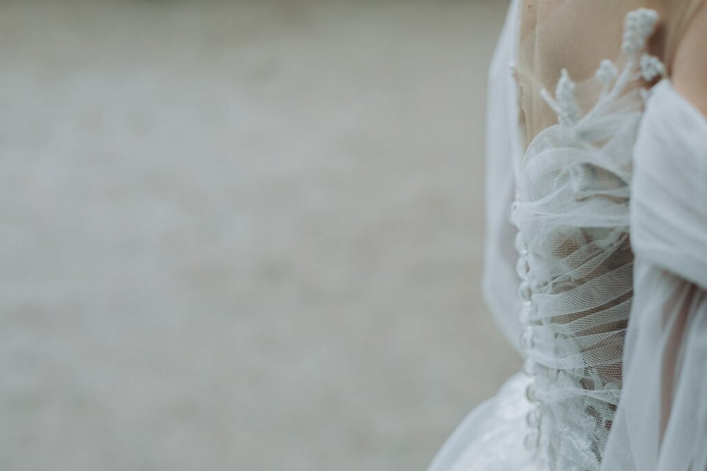 fraeuleinseelig.de/Hochzeit-Reinbeker-Schloss Detailaufnahme Brautrücken